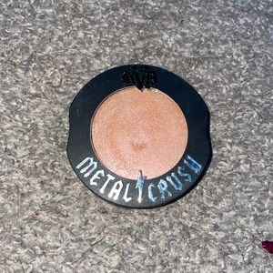 Kat Von D Metal Crush Highlighter! Shade: GAMMARAY